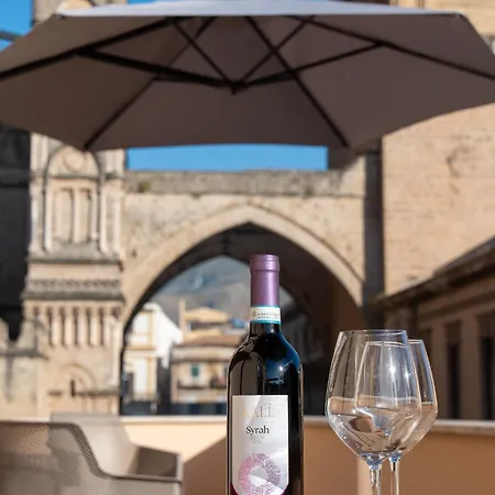 아파트 La Terrazza Cattedrale Exclusive Rooftop Private Cathedral 팔레르모