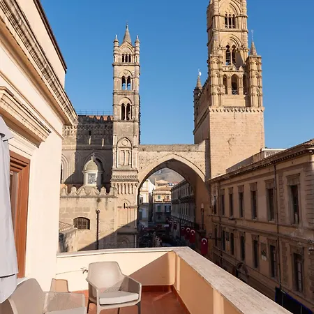 La Terrazza Cattedrale Exclusive Rooftop Private Cathedral Apartment *